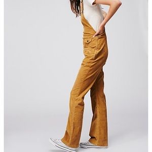 💥SOLD💥 Free People Honey Corduroy Overalls
